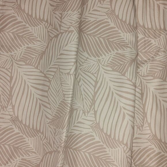 Walter Hagen Men's Perfect 11 Golf Shorts Light Khaki Leaves Sz 36 NWT - Picture 2 of 6